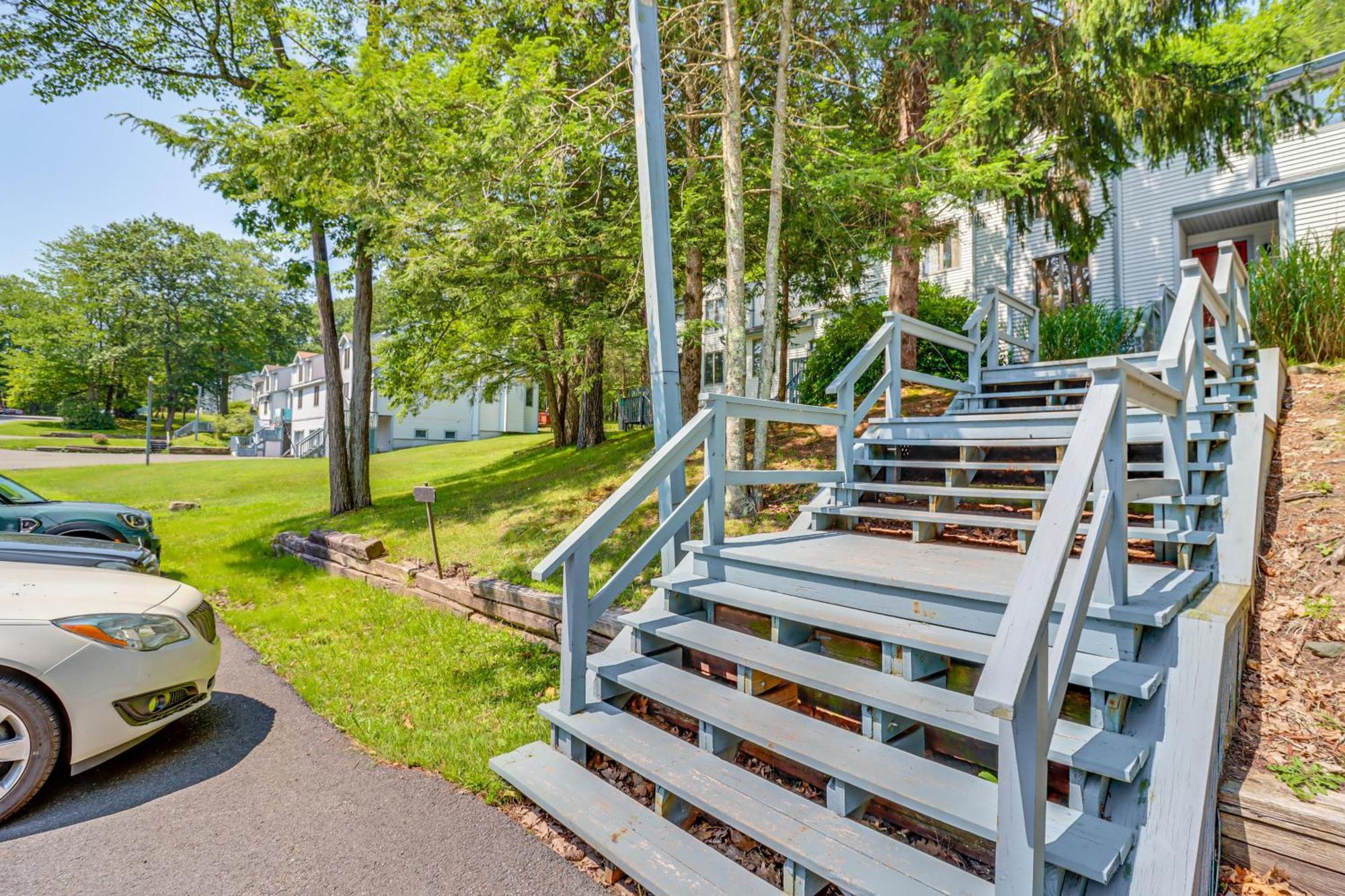 Lake Harmony Townhome Walk To Restaurants! 外观 照片