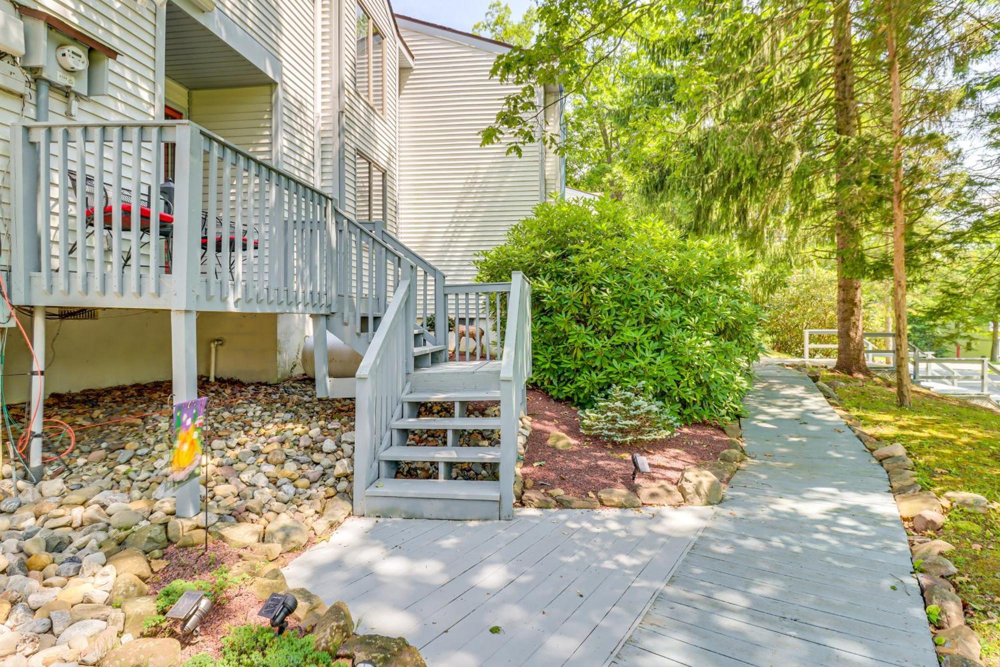 Lake Harmony Townhome Walk To Restaurants! 外观 照片